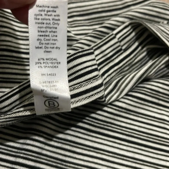 Athleta XSP Sports Top Striped. Ultra short muscle sleeves for workouts. - Picture 3 of 5